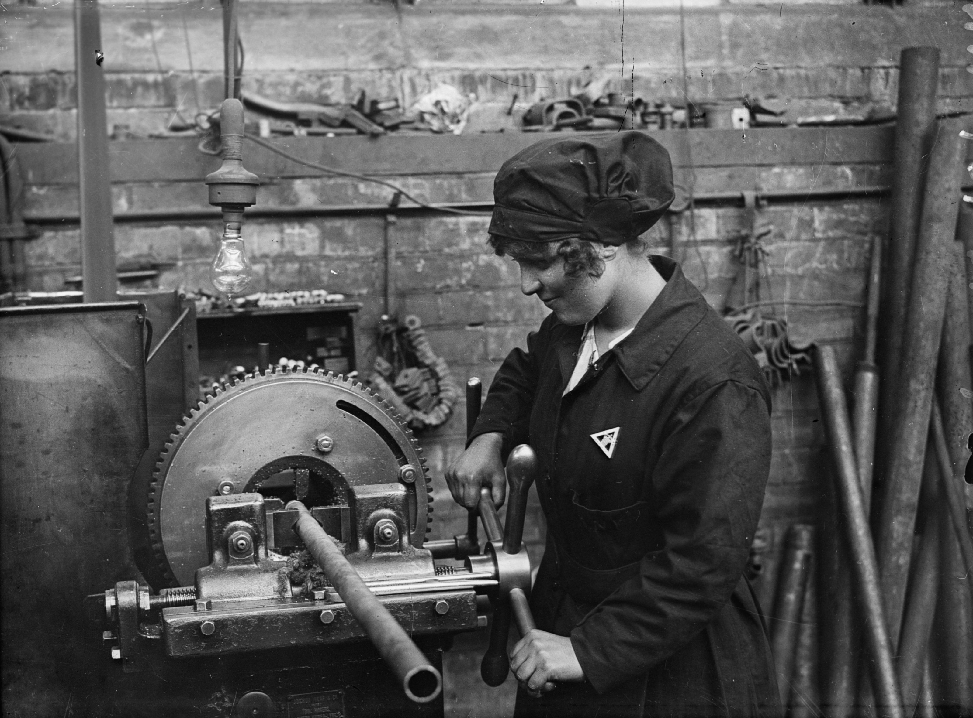 A woman at work in a shipbuilding yard. Crown Copyright.